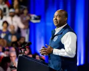 Centrist Democrats Push for Schism After Socialist Primary Wins