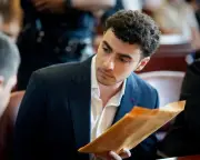 Chaos in Luigi Mangione trial leaves observers guessing on defense strategy