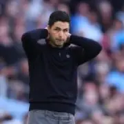 Man Utd and Chelsea join race to sign Sporting's Maxi Araujo for £69m