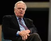 Michael Grade: Broadcasters 'embarrassed' by GB News covering majority agenda