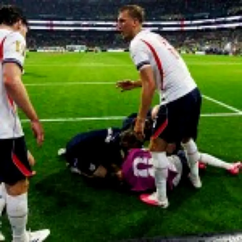 Jordan Henderson out of World Cup after freak wrist injury in Mexico celebrations