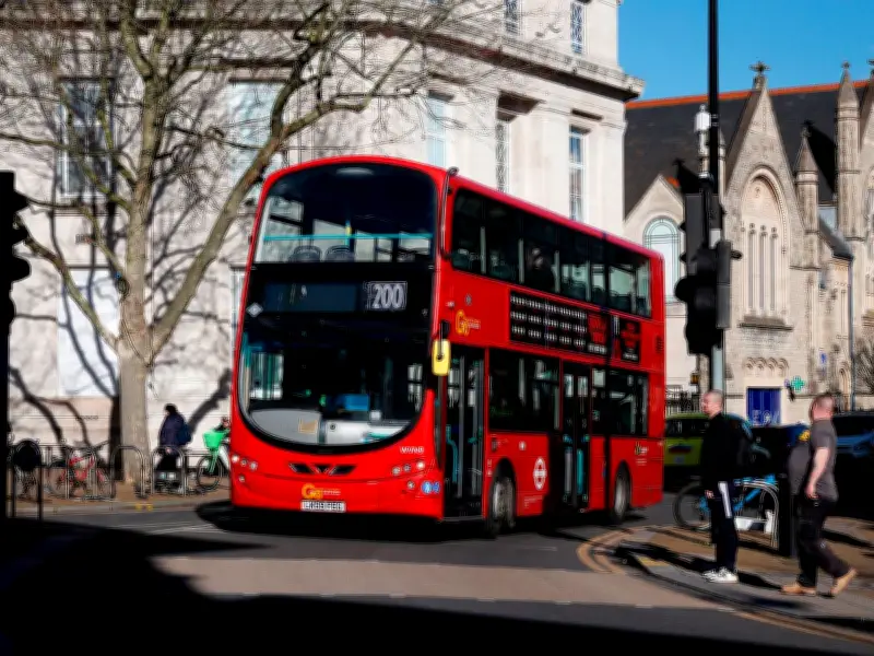 London bus driver reveals top 5 annoying passenger habits on public transport