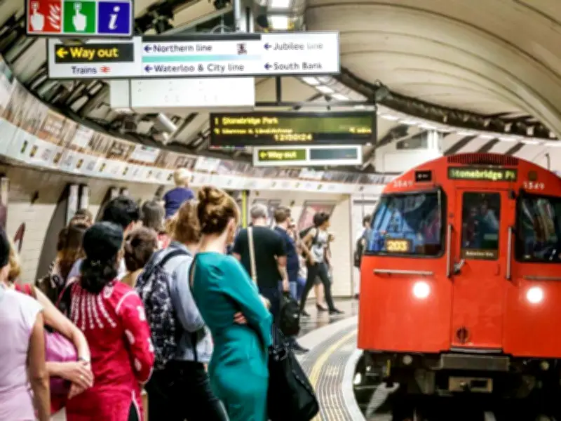 London Underground: Severe delays on Bakerloo and Piccadilly lines at rush hour