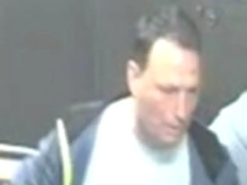 Police hunt phone snatcher who attacked passenger on Thameslink train