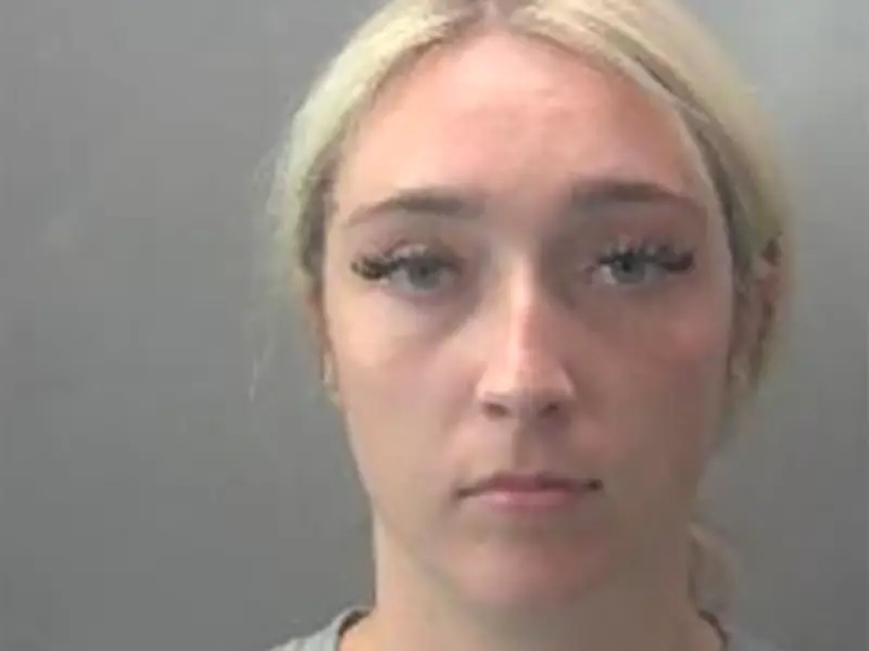 Prison officer jailed for 16 months for relationship with murderer