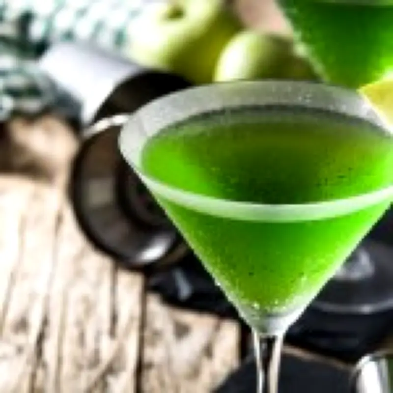 The Appletini: 90s cocktail that made bartenders cringe is back in style