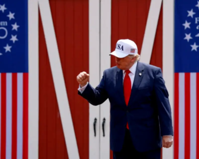 Trump's $2.2bn earnings reveal massive corruption, says Robert Reich