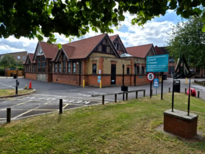 West London school cancels prom due to heatwave, seeks AC funds