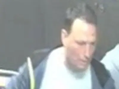 Police hunt phone snatcher who attacked passenger on Thameslink train