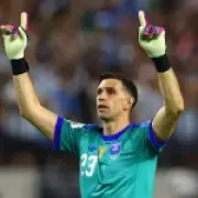 Aston Villa to bid for Lens goalkeeper Risser as Martinez replacement