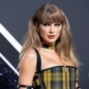 Taylor Swift's favorite teacher dies on her wedding day at 69