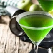 The Appletini: 90s cocktail that made bartenders cringe is back in style